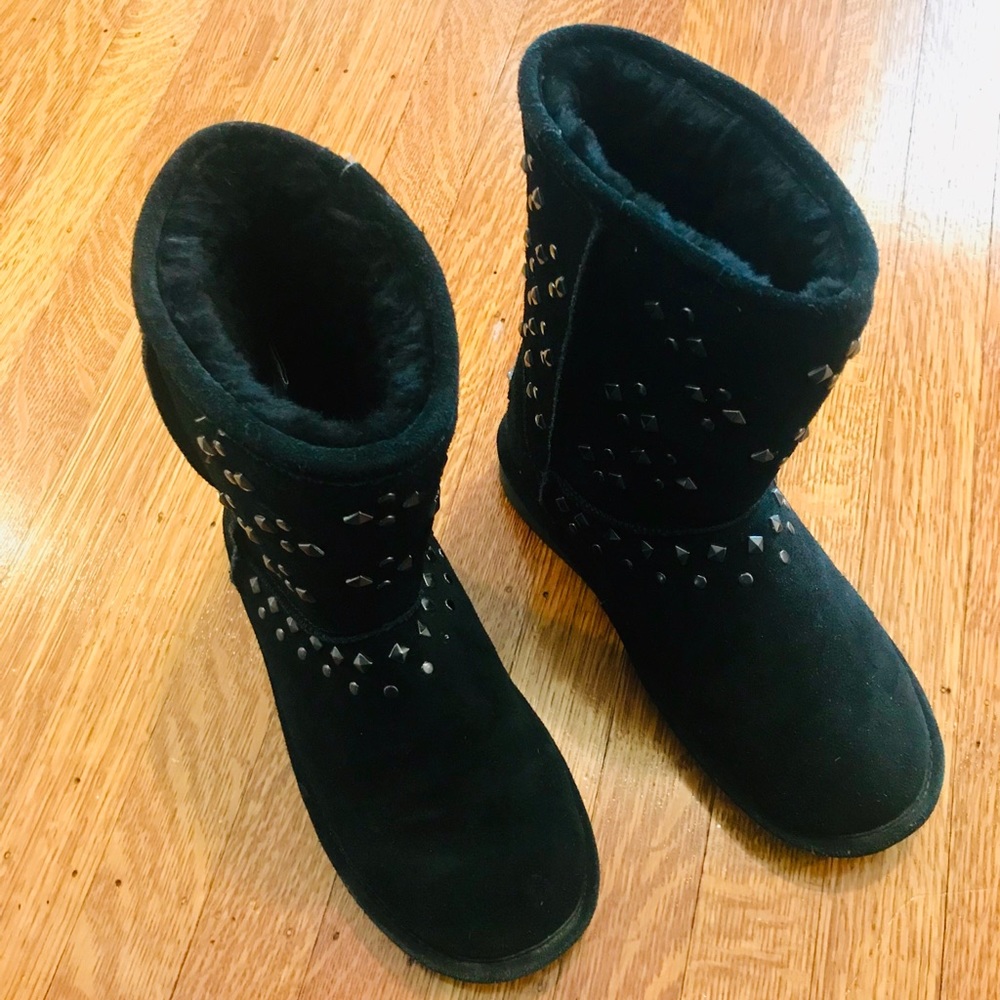 Bearpaws black boots
